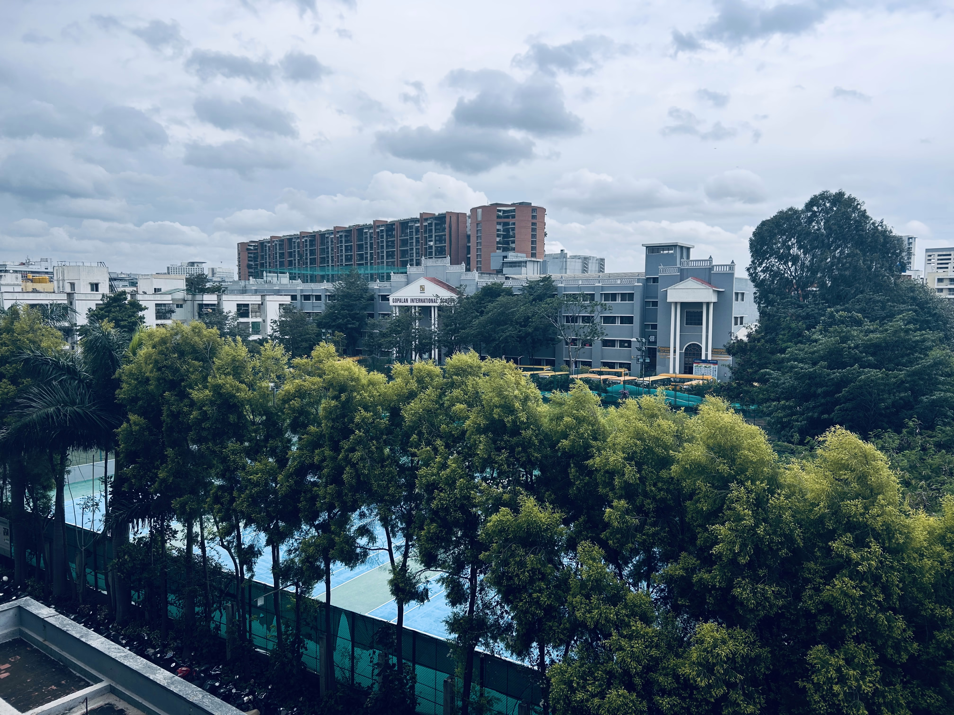 𝐔𝐧𝐢𝐪𝐮𝐞 𝐂𝐥𝐢𝐜𝐤𝐬